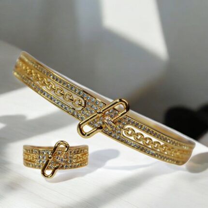 Gilded Chain Embrace